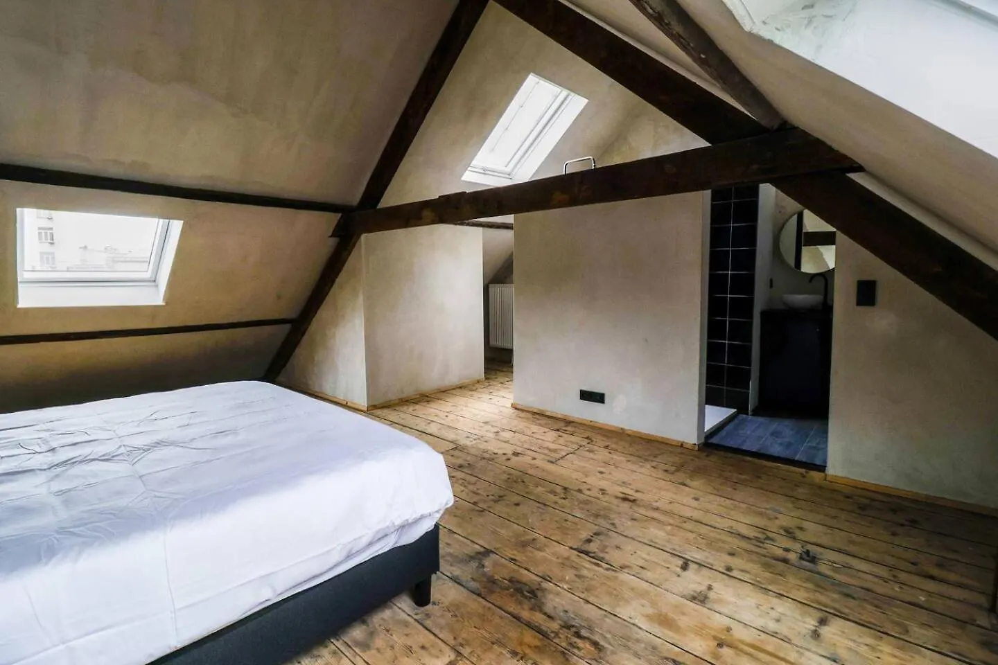 Zooside Suites Antwerp 0*,